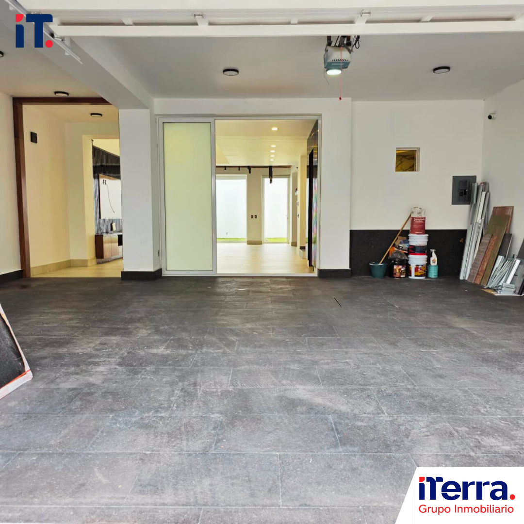04 VENTA DE CASA TERRENO EN URUAPAN MICHOACAN FRENTA A PLAZA AGORA