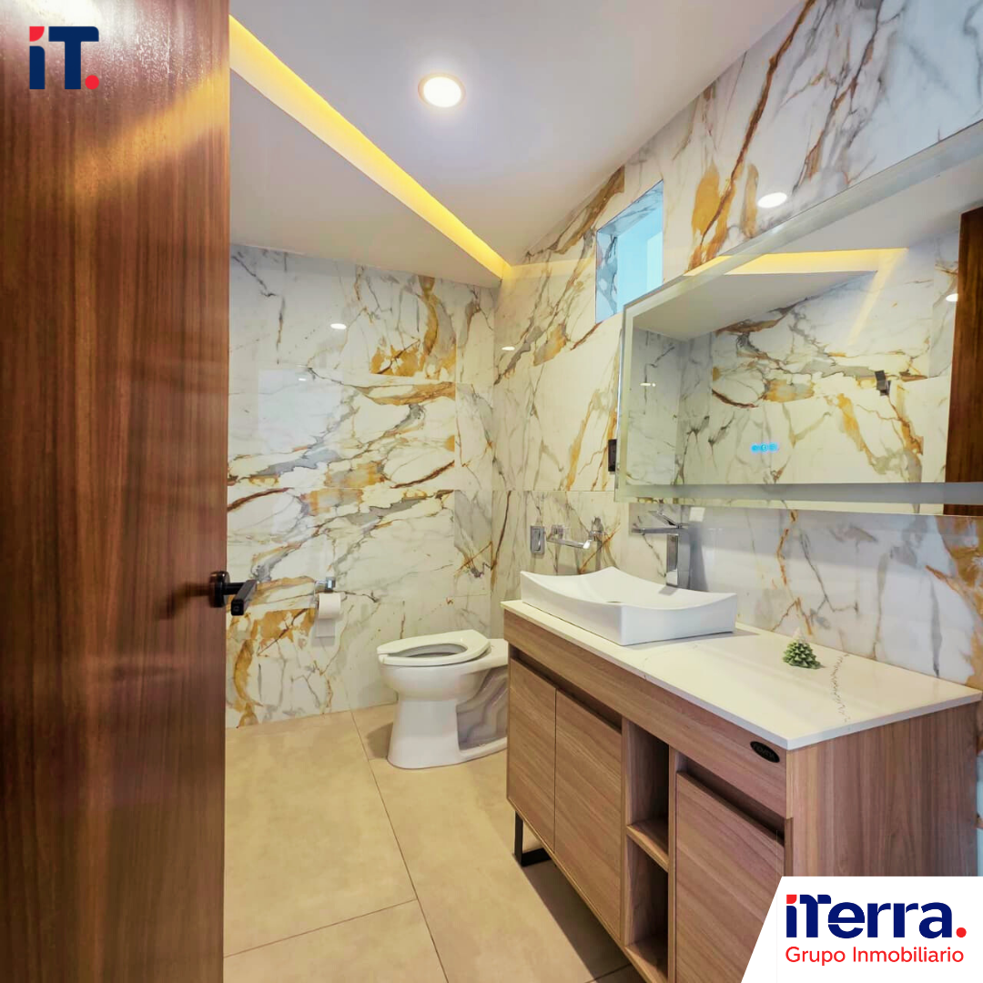 07 VENTA DE CASA TERRENO EN URUAPAN MICHOACAN FRENTA A PLAZA AGORA