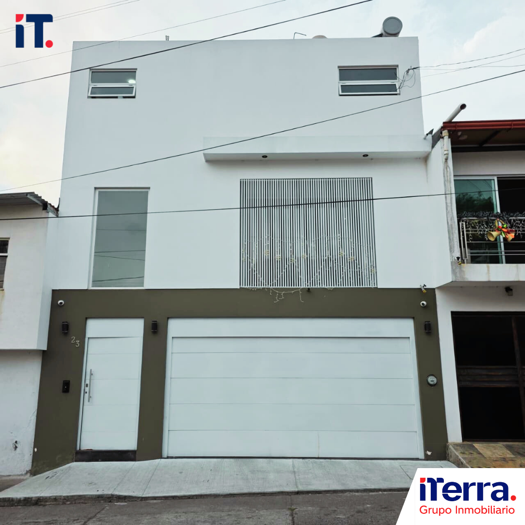18 VENTA DE CASA TERRENO EN URUAPAN MICHOACAN FRENTA A PLAZA AGORA (2)