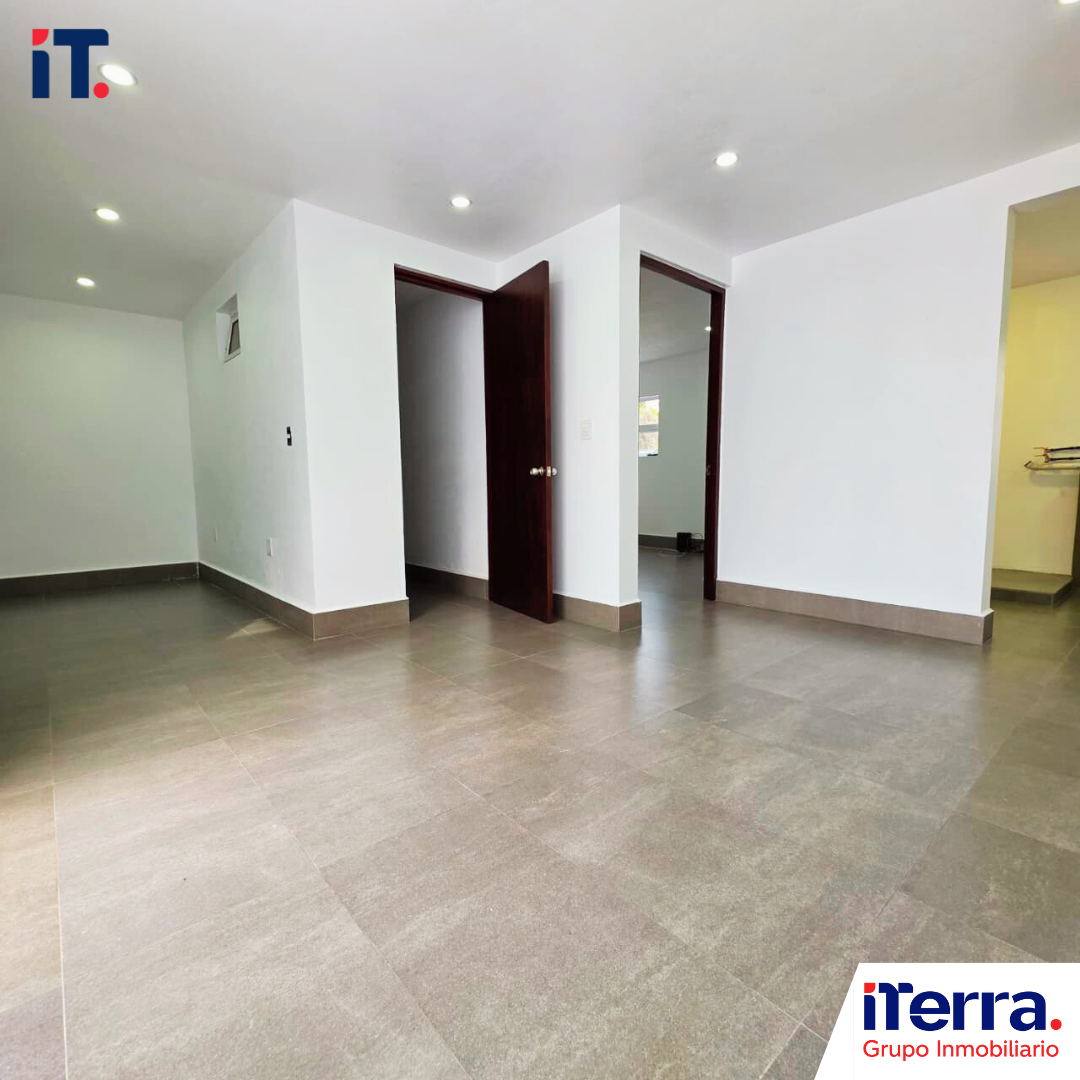 18 VENTA DE CASA TERRENO EN URUAPAN MICHOACAN FRENTA A PLAZA AGORA
