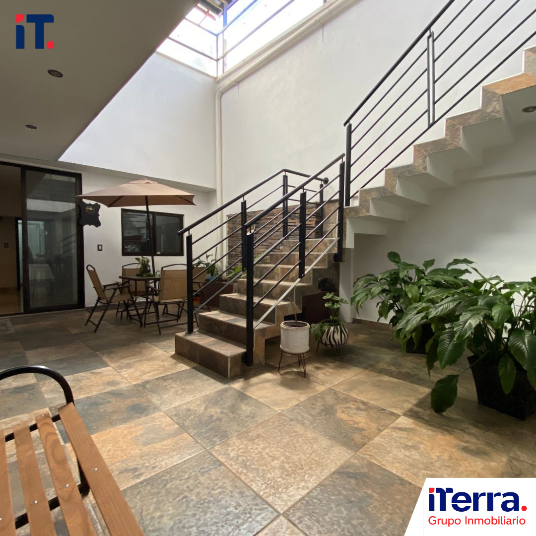 10 VENTA DE CASA Y TERRENO EN URUAPAN MICHOACAN